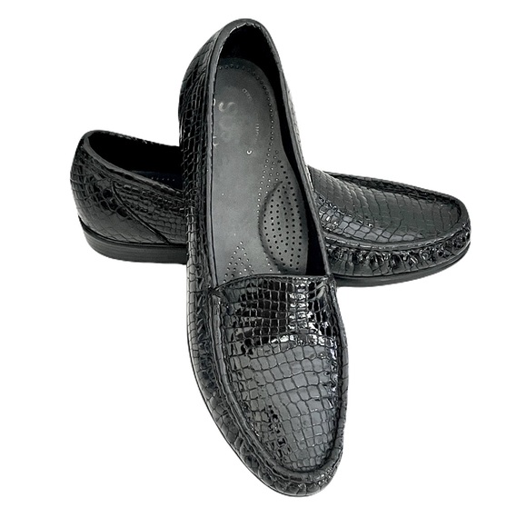 SAS Shoes - SAS Black Patent Leather Croc-Embossed Simplify Everyday Loafer, Size 8
